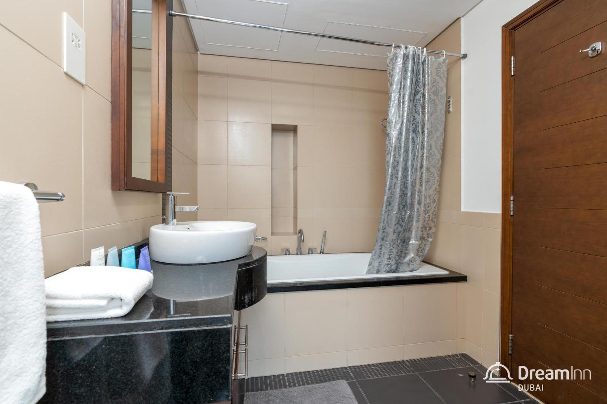 Dream Inn Apartments- West Wharf Tower Canal View Ντουμπάι Εξωτερικό φωτογραφία